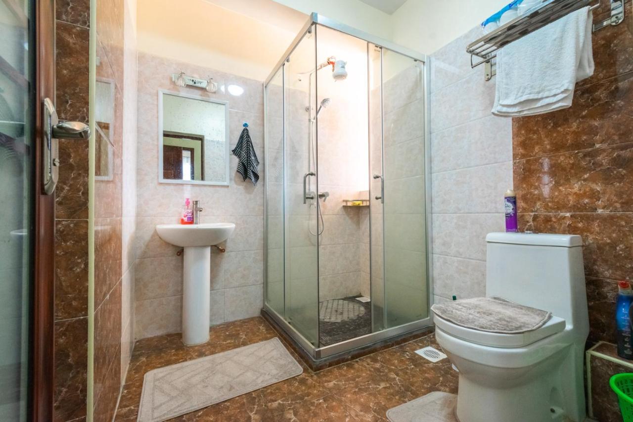 Tropical Themed 3Br And Dsq Apartment نيروبي المظهر الخارجي الصورة